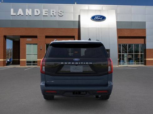 New 2026 Ford Expedition Active image 5