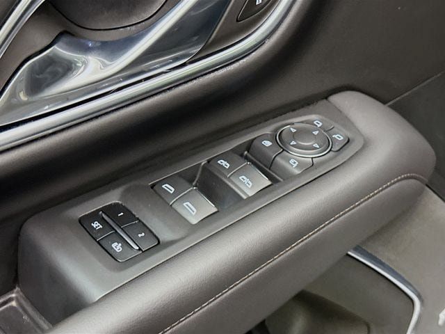 Used 2023 Chevrolet Tahoe High Country AWD/4WD image 20