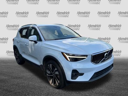 Certified 2024 Volvo XC40 B5 Ultimate w/ Protection Package Premier AWD/4WD image 2