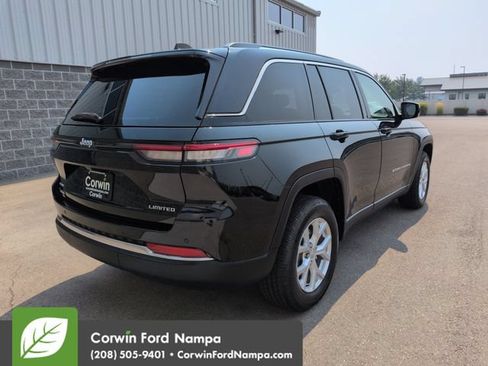 Used 2023 Jeep Grand Cherokee Limited AWD/4WD image 3