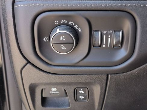 Used 2021 RAM 1500 Limited AWD/4WD image 18