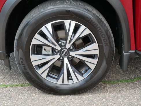 Certified 2023 Nissan Rogue SV w/ SV Premium B Package AWD/4WD image 15