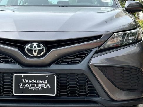 Used 2021 Toyota Camry SE image 9