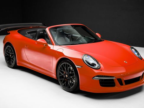 Used 2016 Porsche 911 Carrera GTS w/ GTS Interior Package RWD image 43