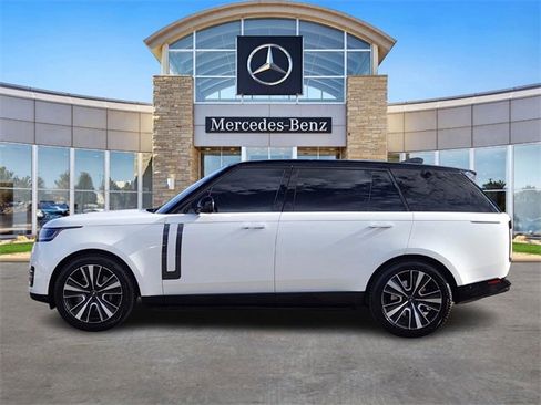Used 2023 Land Rover Range Rover Long Wheelbase SE image 2