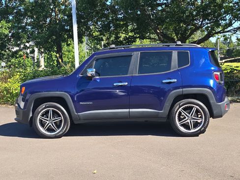 Used 2017 Jeep Renegade Altitude AWD/4WD image 5