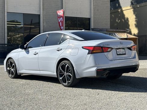 Certified 2023 Nissan Altima 2.5 SR w/ SR Premium Package image 4