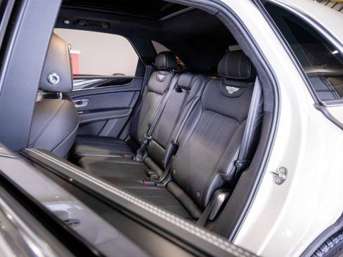 Used 2018 Bentley Bentayga image 20