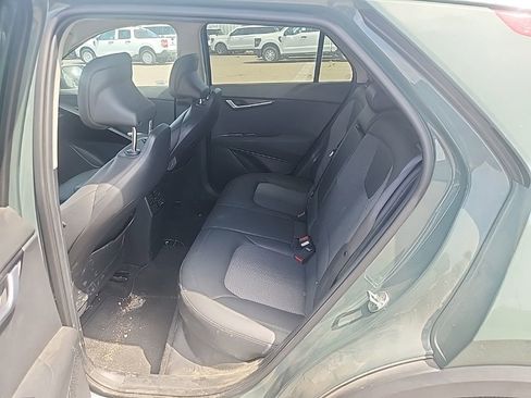 Used 2023 Kia Niro EX FWD image 26