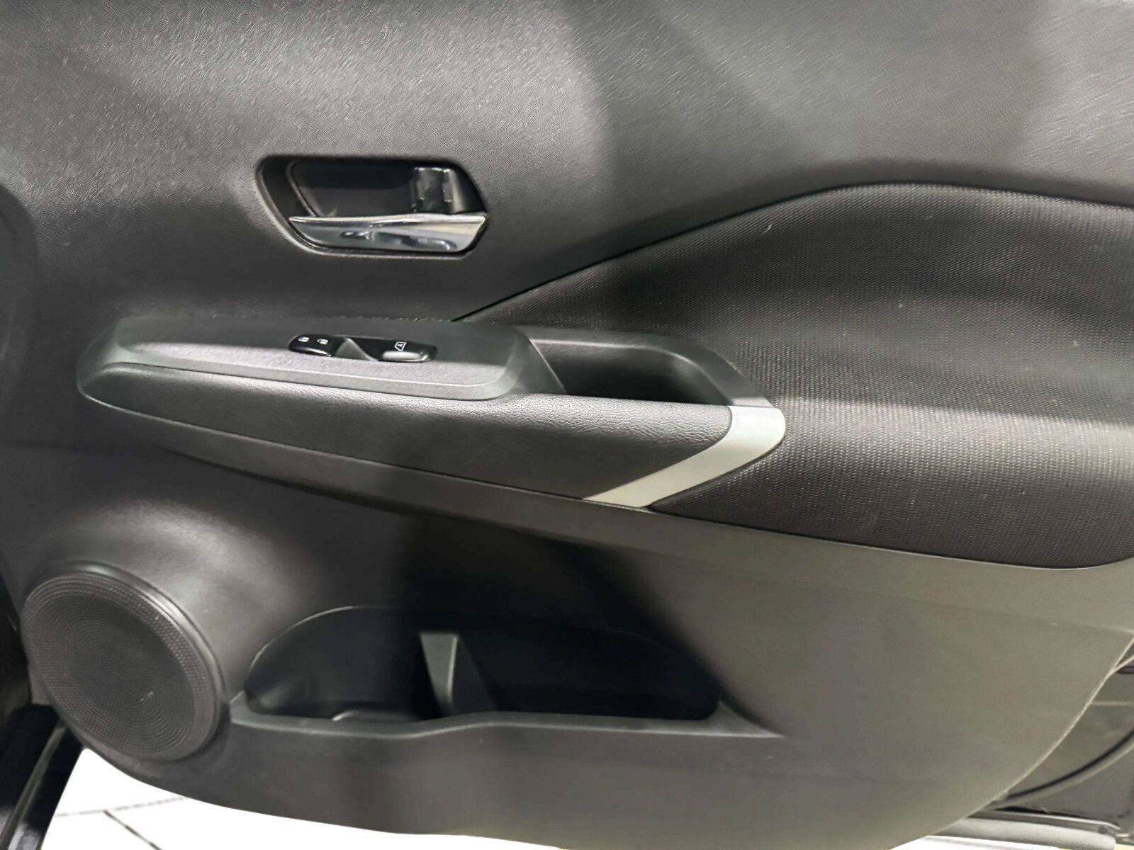 Used 2021 Nissan Kicks SV FWD image 30