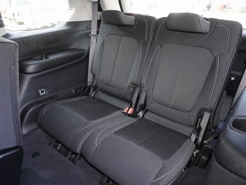 Used 2023 Jeep Grand Cherokee L Laredo image 10