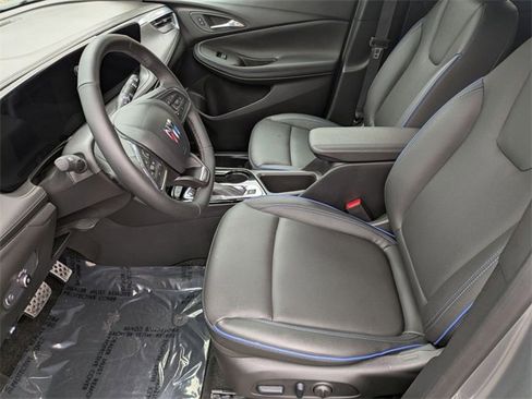 Used 2025 Buick Encore GX Sport Touring w/ Experience Buick Package image 12