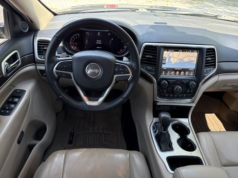 Used 2017 Jeep Grand Cherokee Limited w/ Luxury Group II image 12