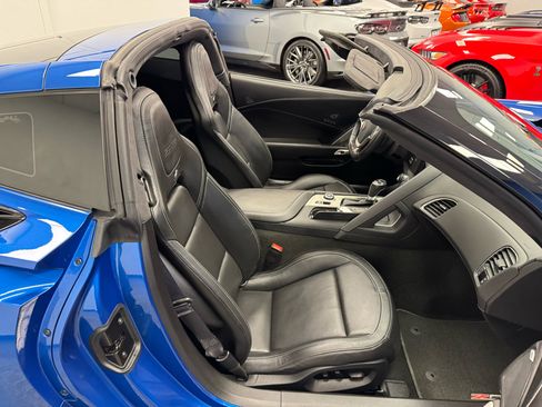 Used 2016 Chevrolet Corvette Z06 w/ 3LZ Preferred Equipment Group image 17