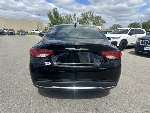 Used 2015 Chrysler 200 Limited w/ Convenience Group FWD image 9