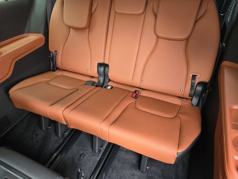 New 2026 Kia Carnival EX FWD image 22