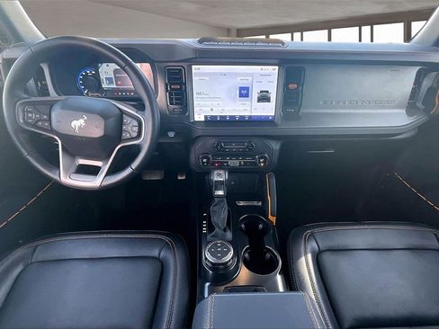 Used 2024 Ford Bronco Badlands image 15