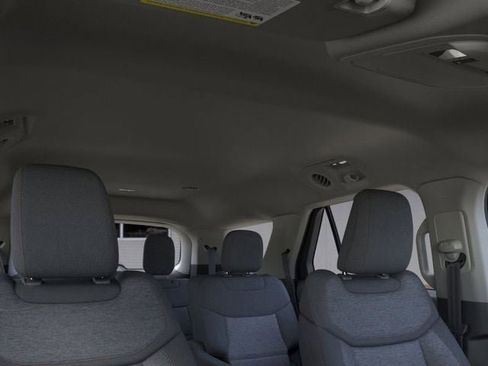New 2026 Ford Explorer Active image 22