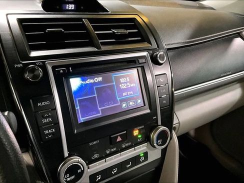 Used 2013 Toyota Camry LE image 22
