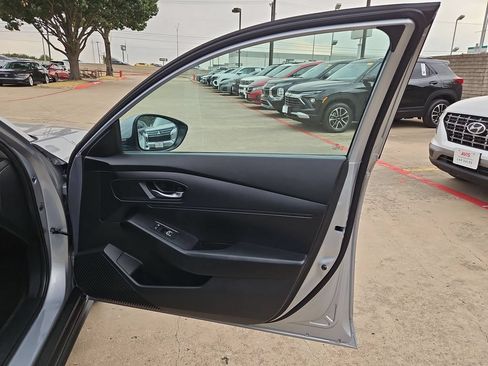 Used 2025 Honda Accord LX image 33