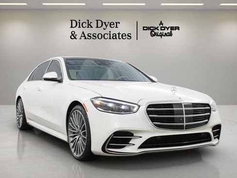 Used 2023 Mercedes-Benz S 580 4MATIC Sedan image 3