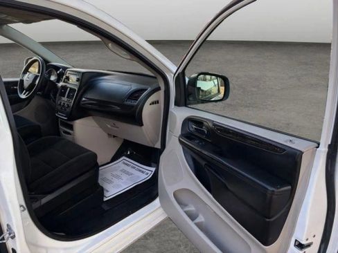 Used 2012 Dodge Grand Caravan SE FWD image 17