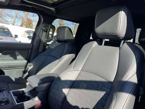 Used 2024 Toyota Tacoma TRD Sport image 17