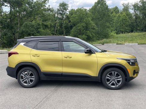 Used 2021 Kia Seltos S FWD image 3