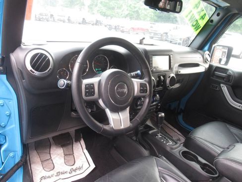 Used 2017 Jeep Wrangler Unlimited Sahara w/ Quick Order Package 24E Chief AWD/4WD image 25