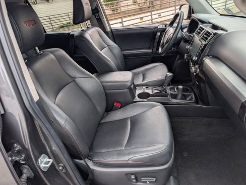 Used 2022 Toyota 4Runner TRD Off-Road Premium image 8