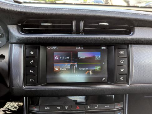 Used 2016 Jaguar XF R-Sport image 23