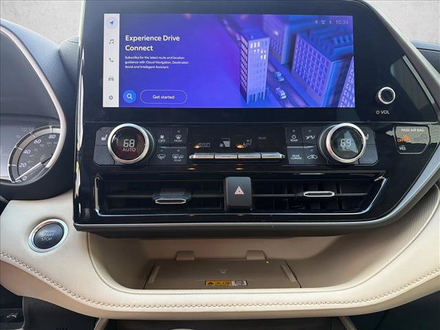 Used 2024 Toyota Highlander XLE AWD/4WD image 19