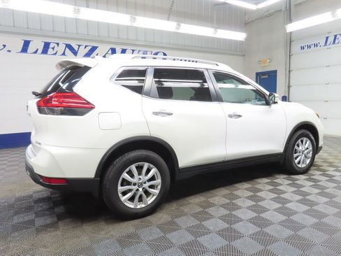 Used 2017 Nissan Rogue SV AWD/4WD image 5