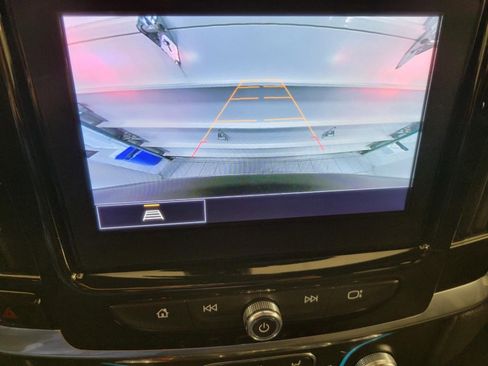 Used 2023 Chevrolet Traverse LT image 14