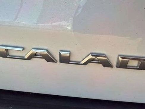 Used 2019 Cadillac Escalade Premium Luxury image 20