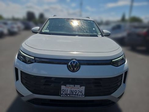 Used 2025 Volkswagen Tiguan S AWD/4WD image 4