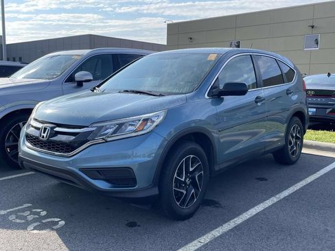 Used 2016 Honda CR-V SE image 2