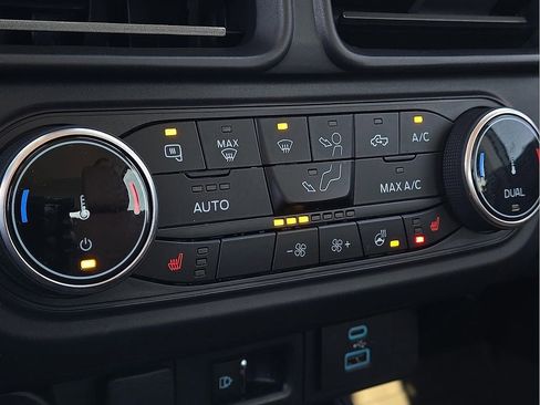 Used 2024 Ford Maverick Lariat image 15