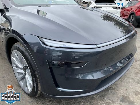Used 2026 Tesla Model Y AWD image 77