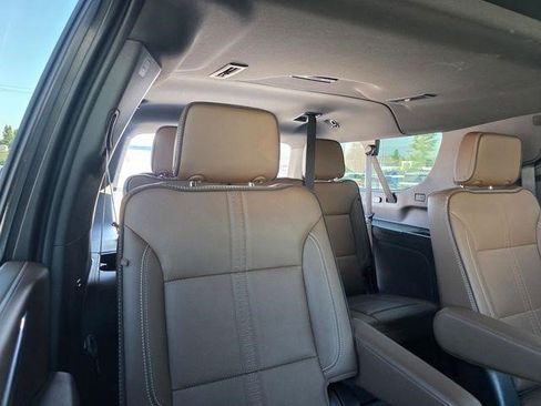 Certified 2025 Chevrolet Suburban High Country AWD/4WD image 22