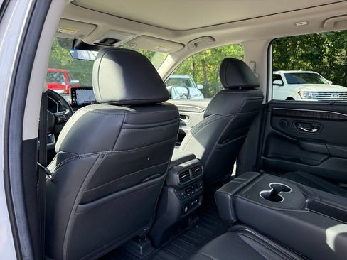 Used 2023 Honda Pilot Elite image 34