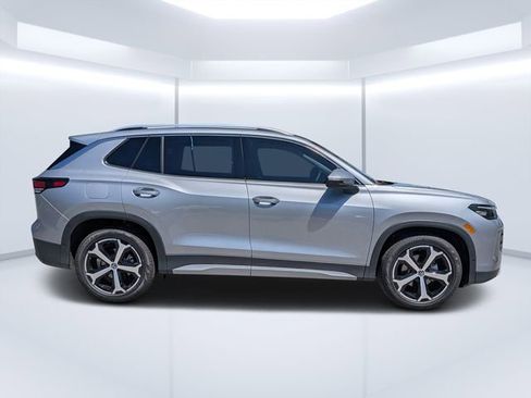 New 2026 Volkswagen Tiguan SE FWD image 2