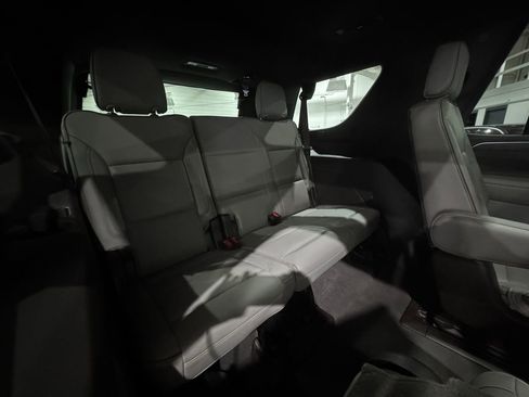 Used 2021 GMC Yukon SLT w/ SLT Luxury Plus Package image 41