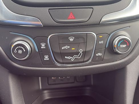 Used 2021 Chevrolet Equinox LT FWD image 19