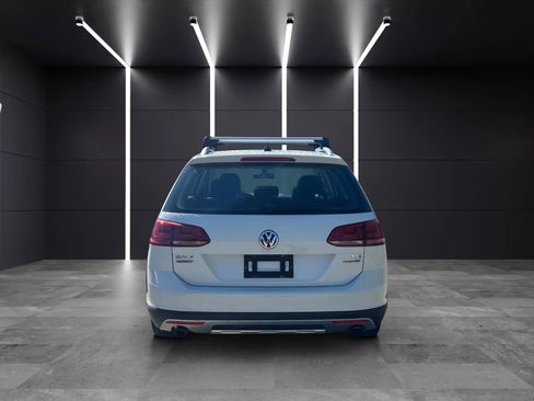 Used 2017 Volkswagen Golf Alltrack SEL image 5