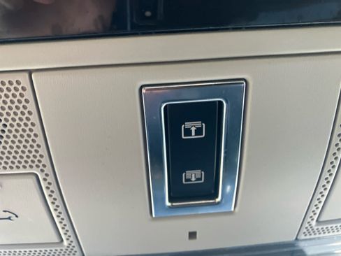Used 2025 Land Rover Discovery Sport S AWD/4WD image 21