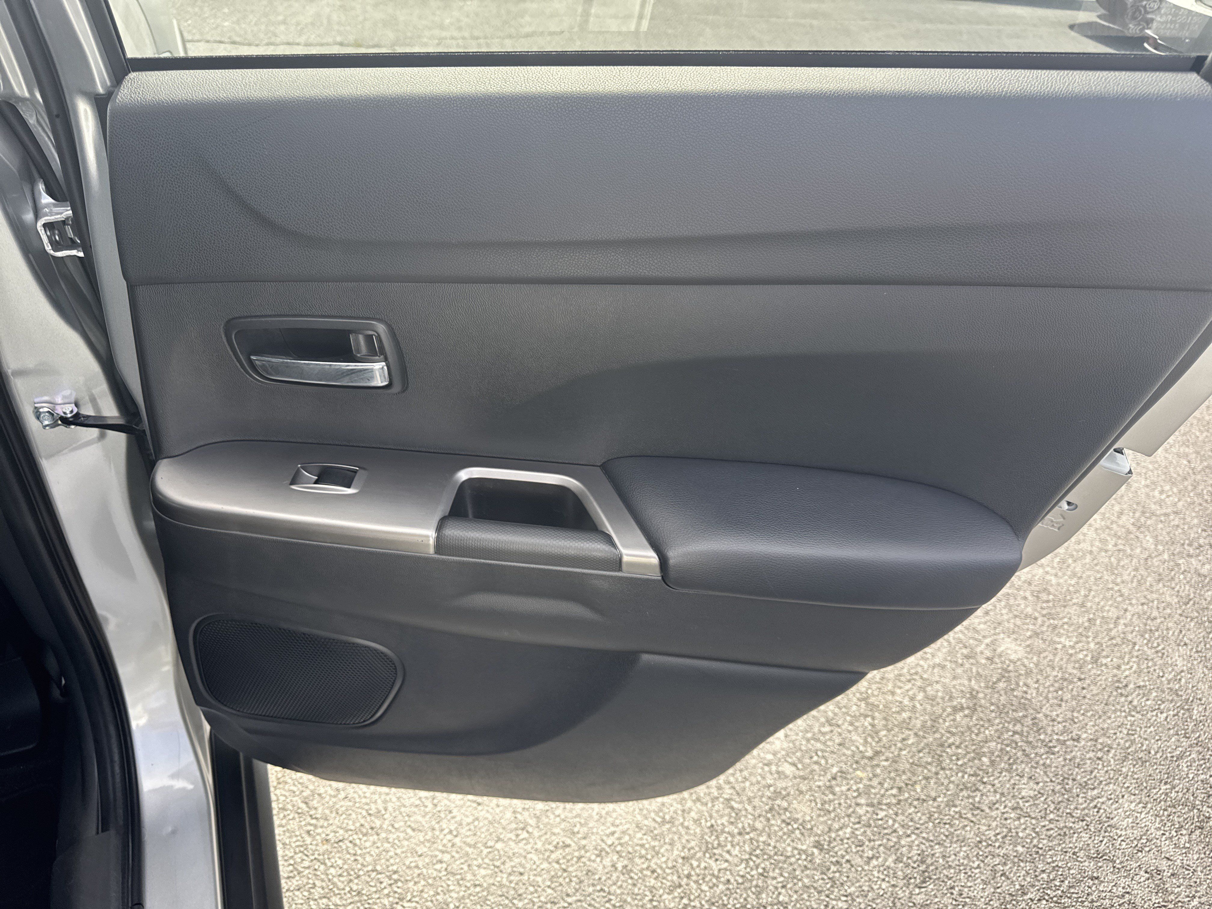 Used 2025 Mitsubishi Outlander Sport ES AWD/4WD image 33