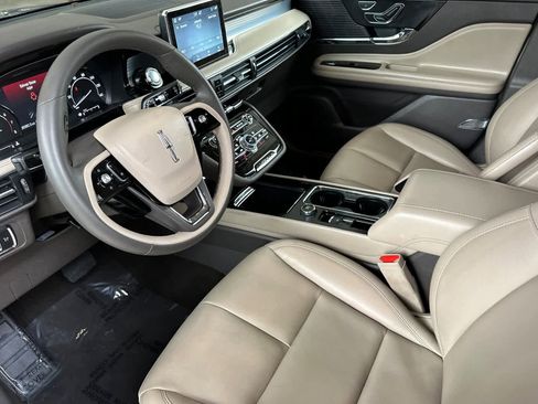 Used 2022 Lincoln Corsair FWD w/ Rear Removable Package Tray image 11