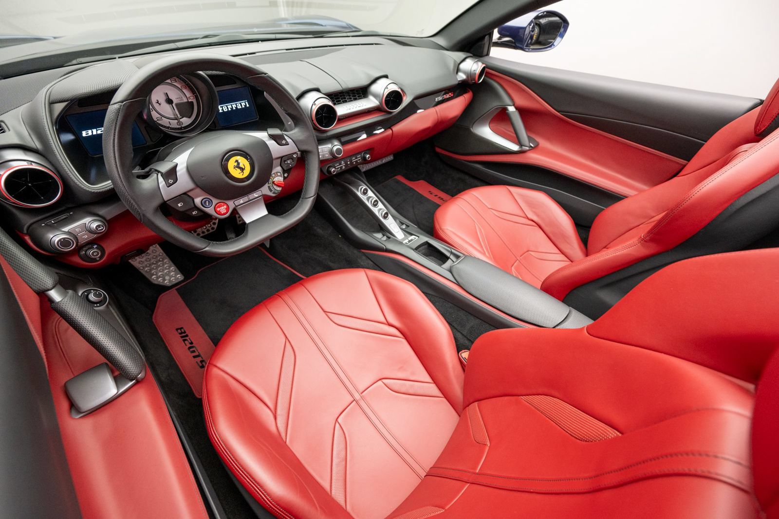 Used 2021 Ferrari 812 GTS RWD image 17