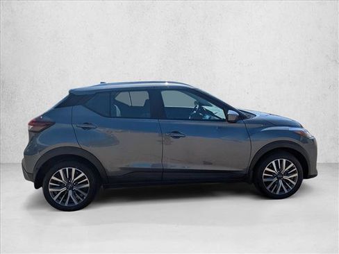 Used 2024 Nissan Kicks SV FWD image 4